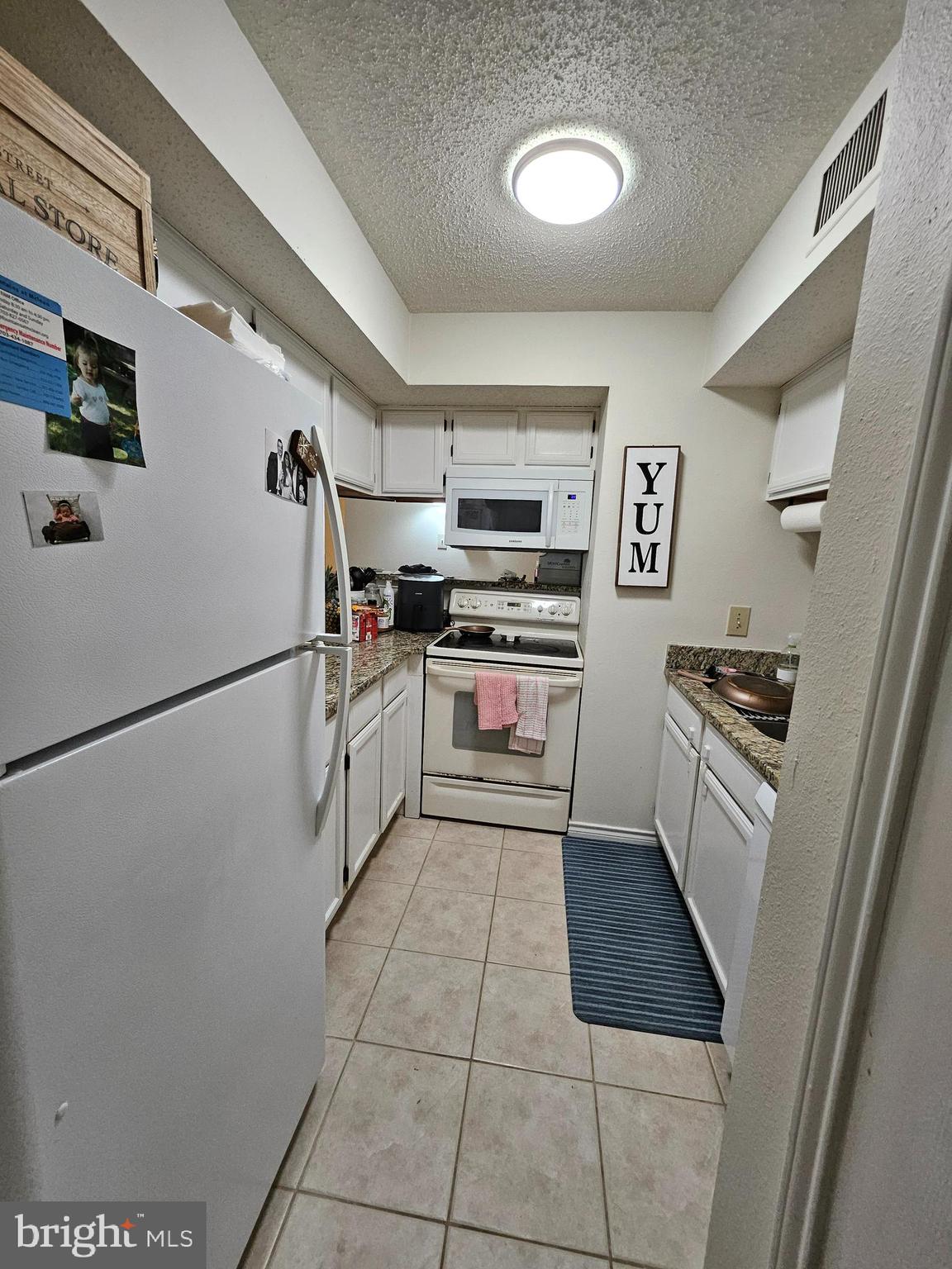 1527 Lincoln Way #202