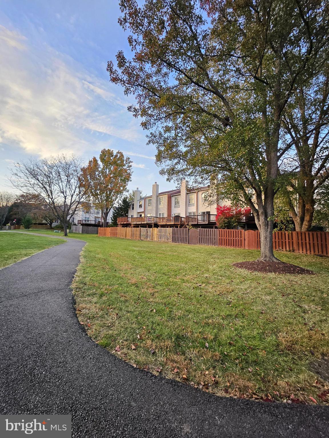6517 KEMPER LAKES CT