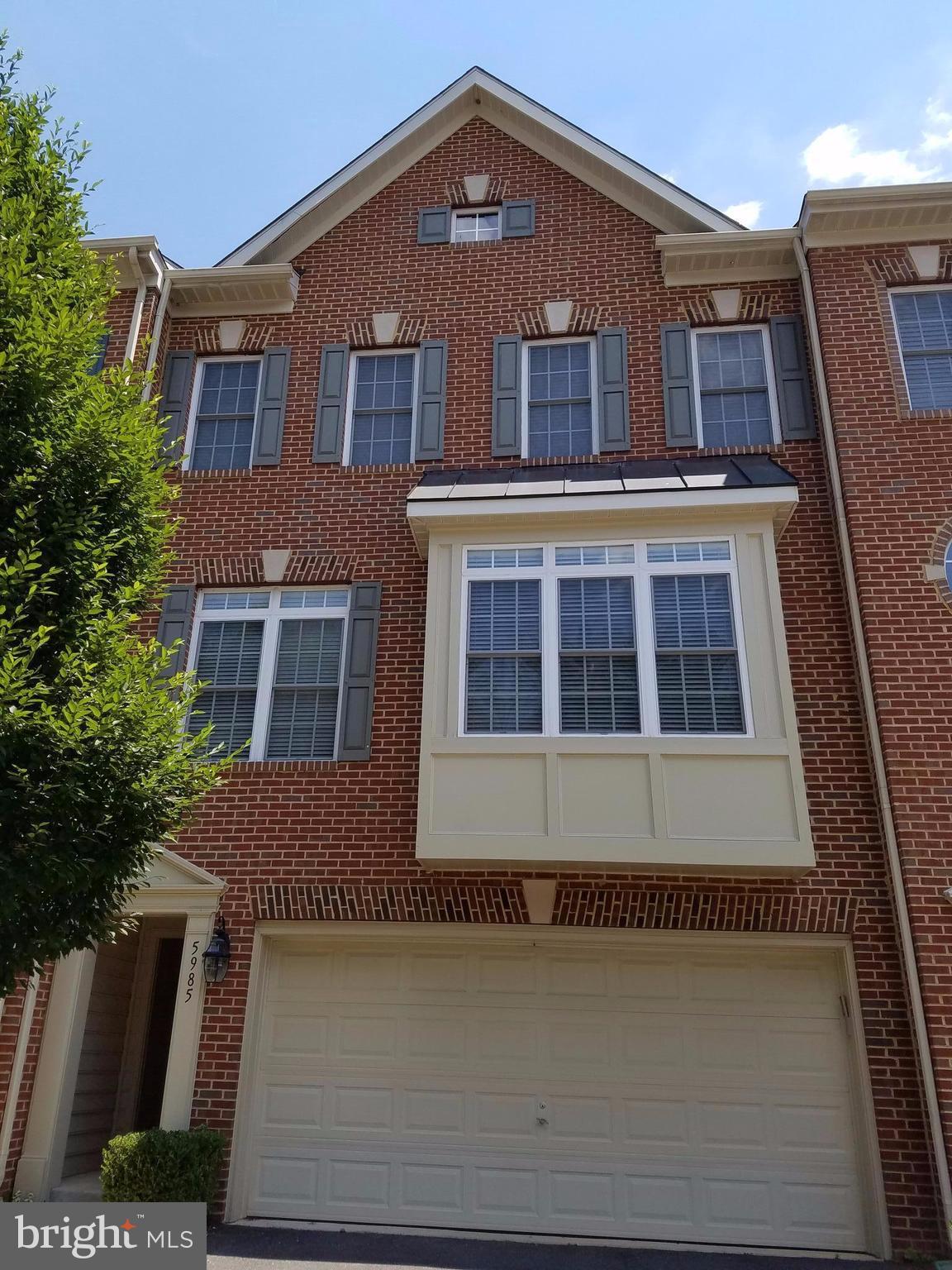 5985 MEADOW BROOK DR