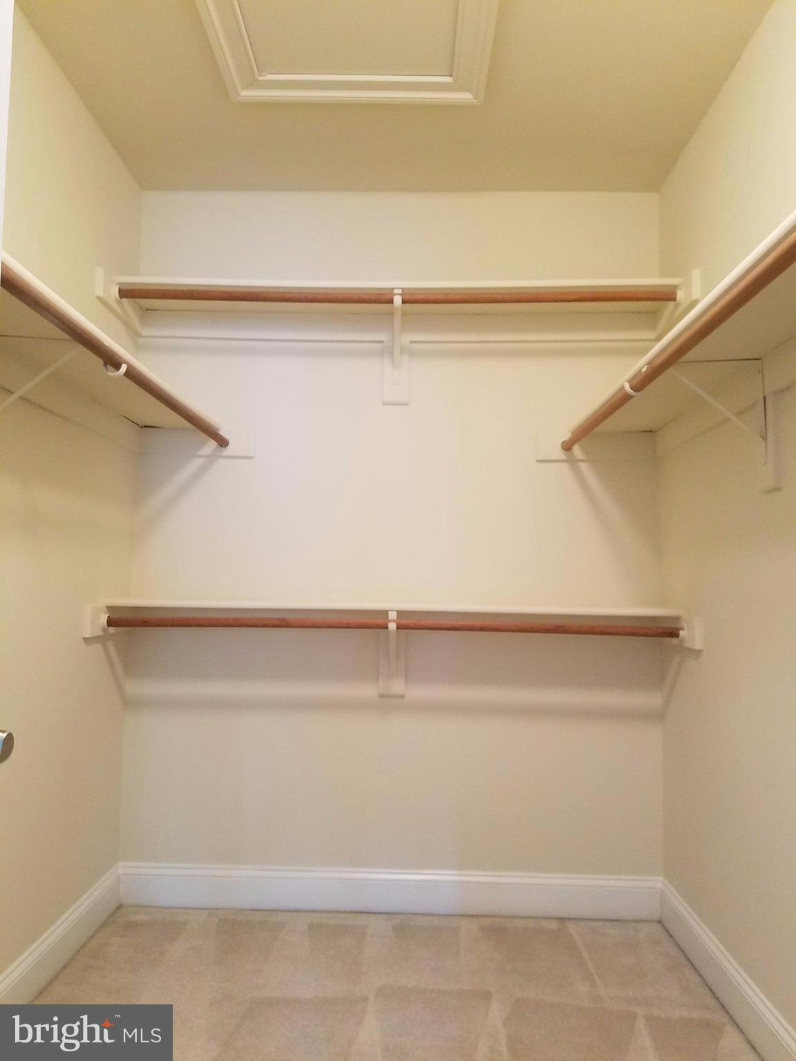 5985 MEADOW BROOK DR