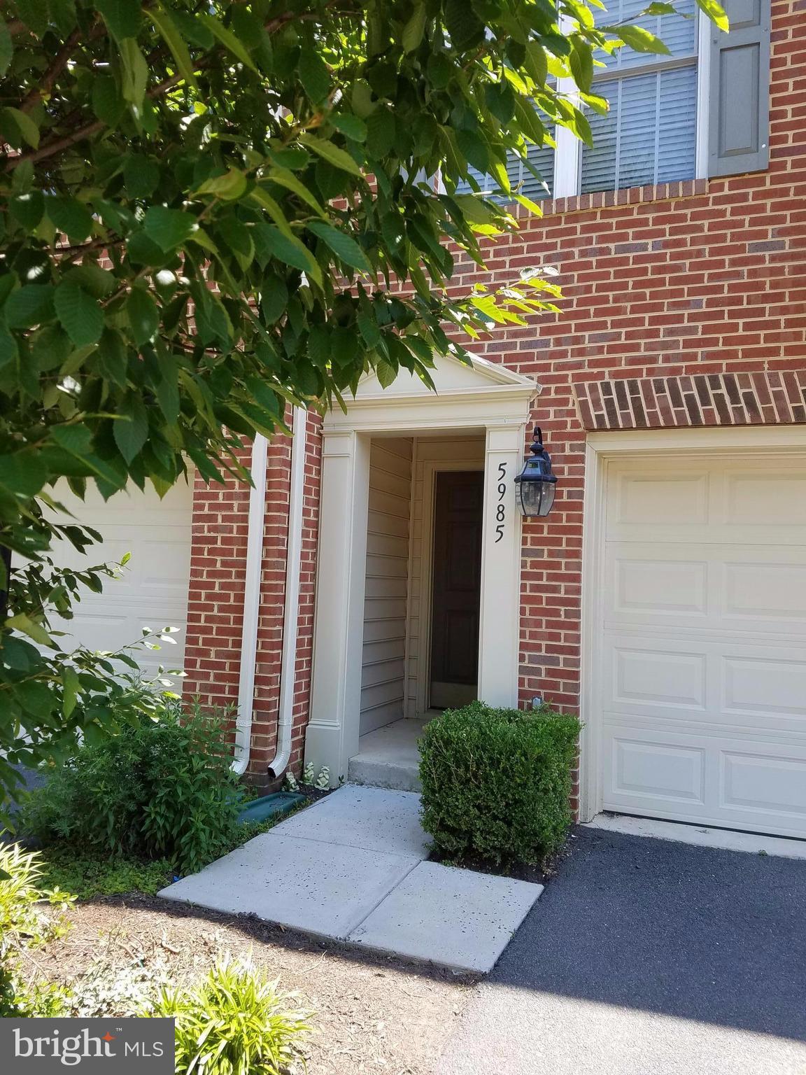 5985 MEADOW BROOK DR