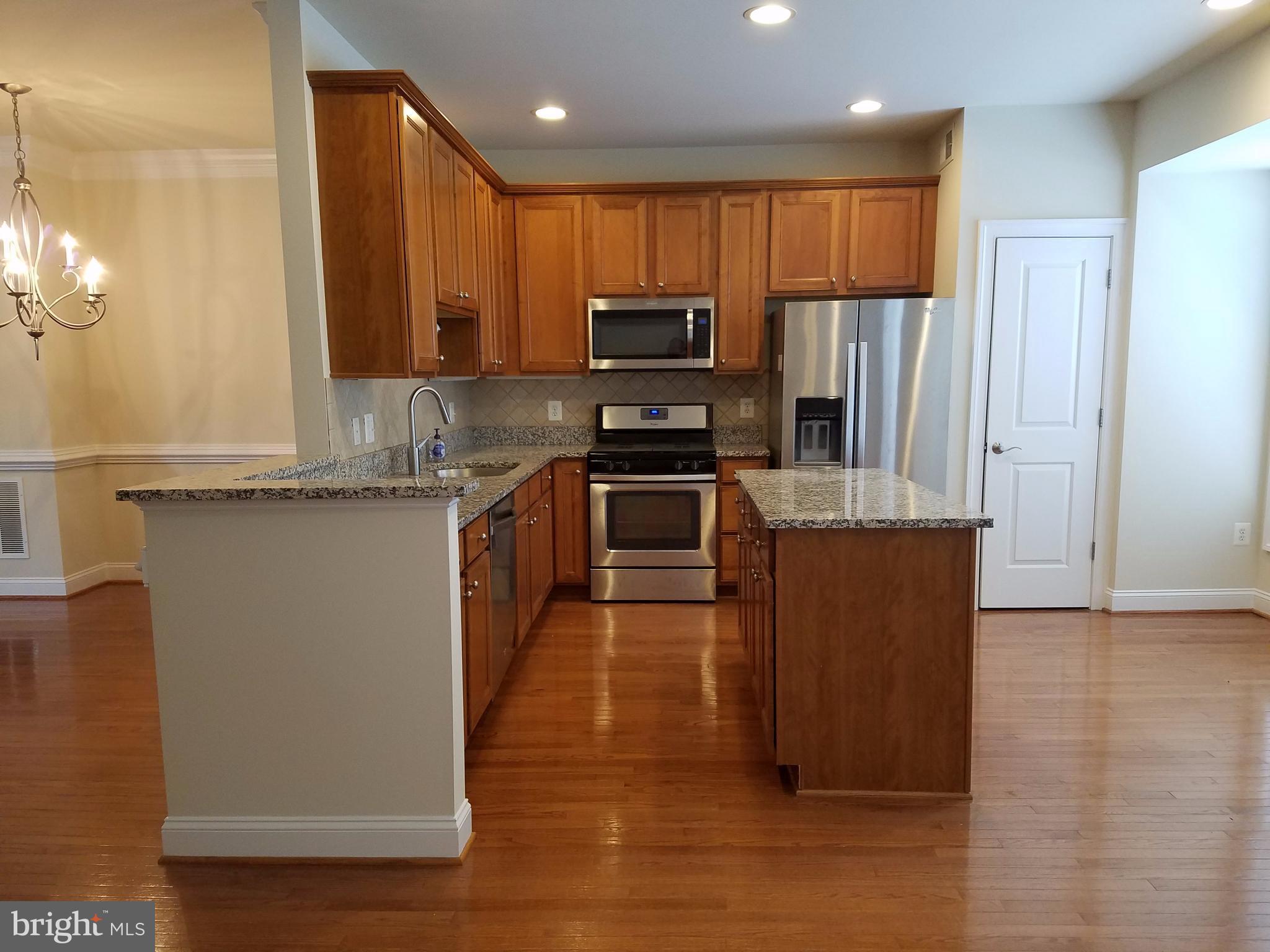 5985 MEADOW BROOK DR