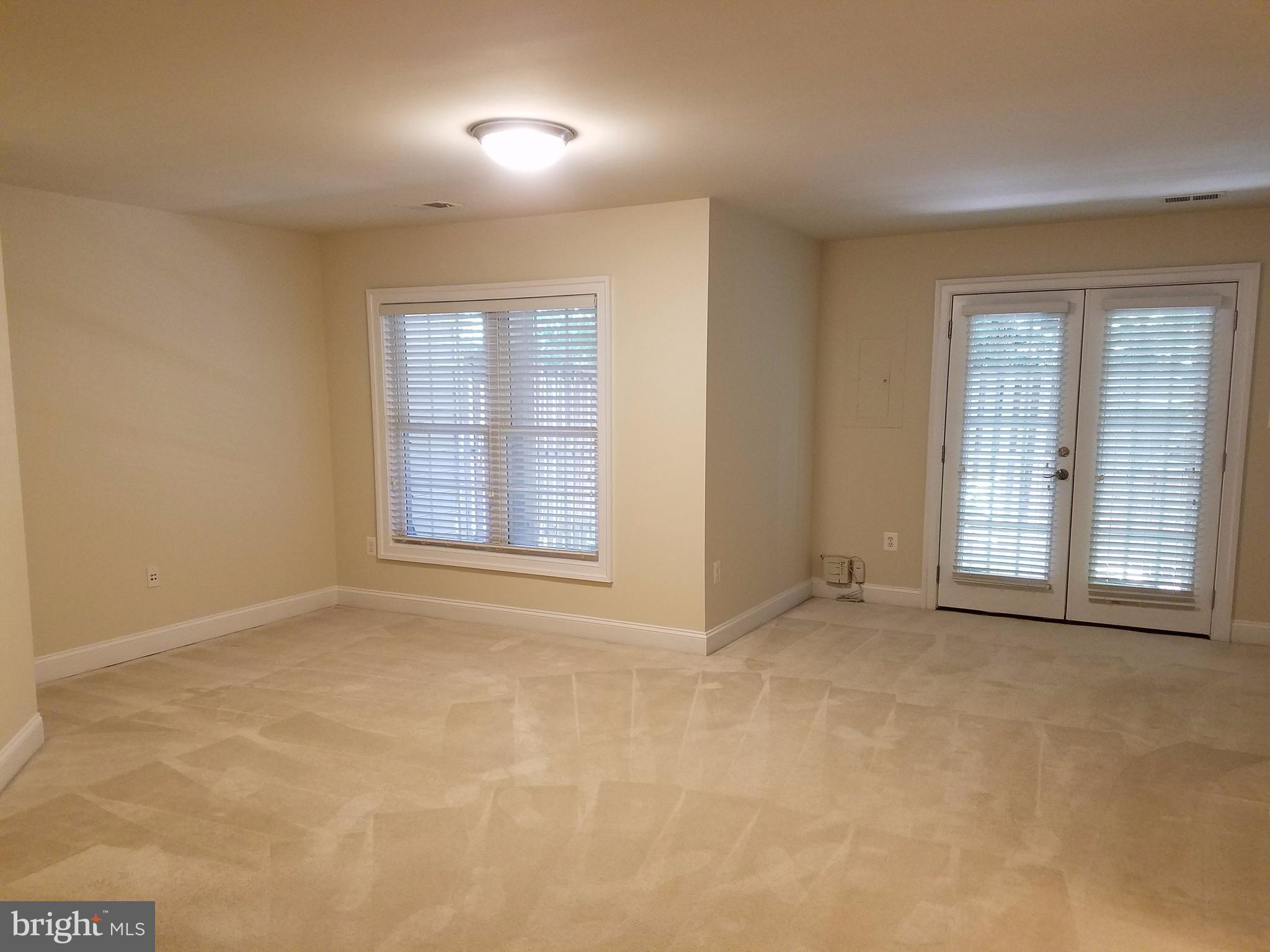 5985 MEADOW BROOK DR