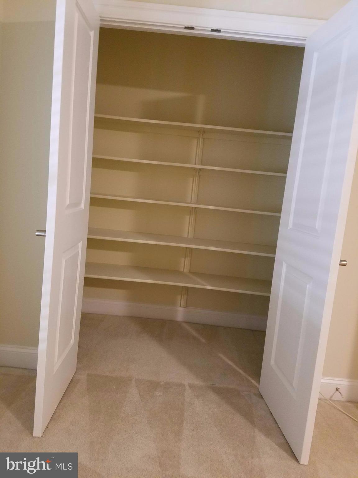 5985 MEADOW BROOK DR