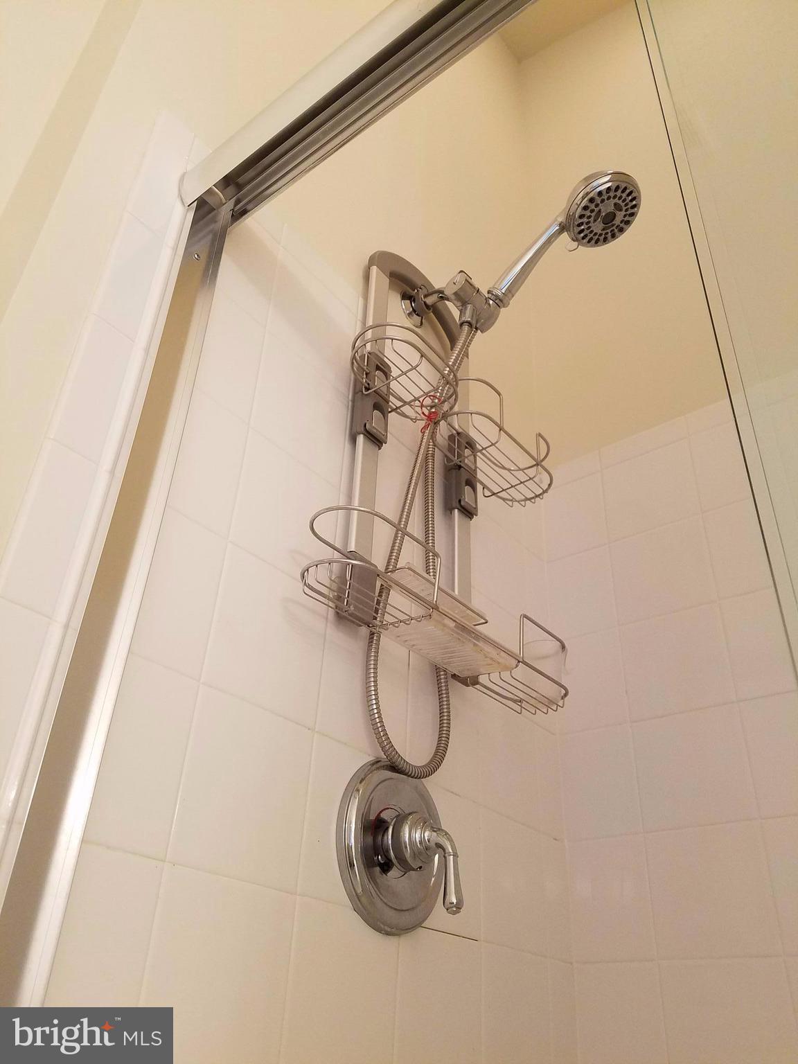 5985 MEADOW BROOK DR