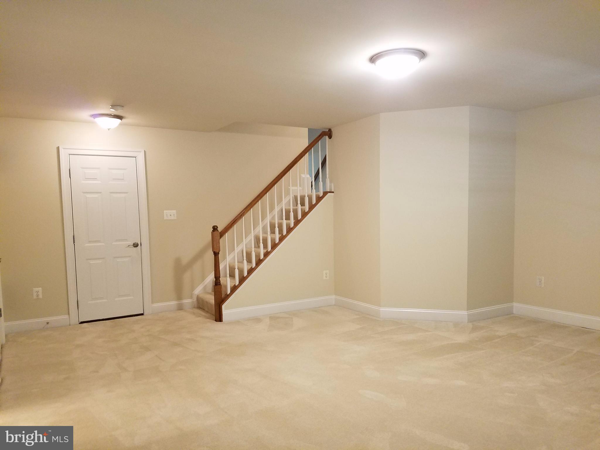 5985 MEADOW BROOK DR