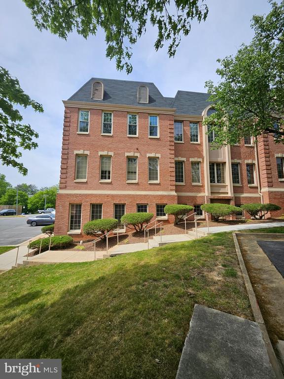 7006 Little River Tpke #A