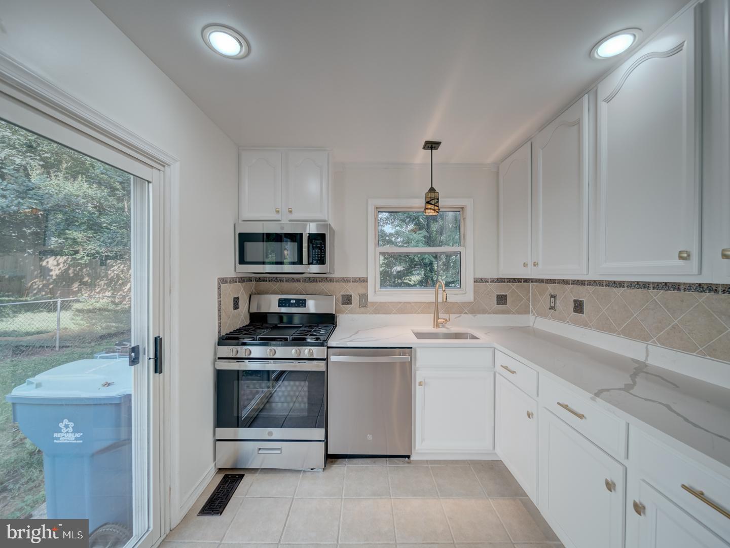 6207 Gemini Ct
