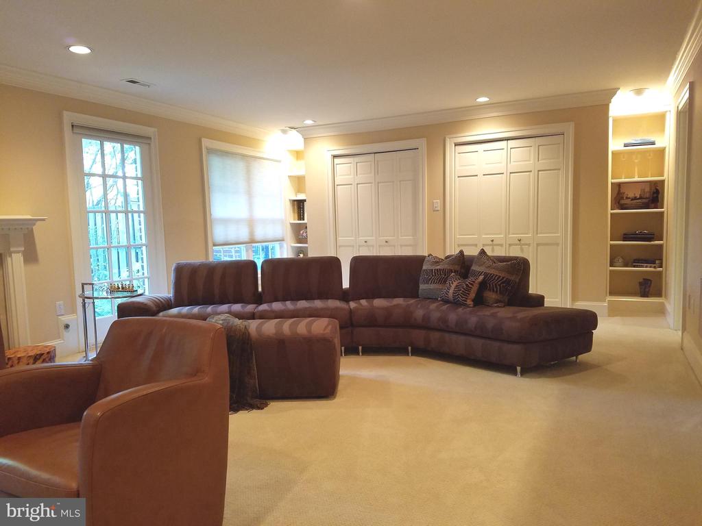 2003 MAYFAIR MCLEAN COURT