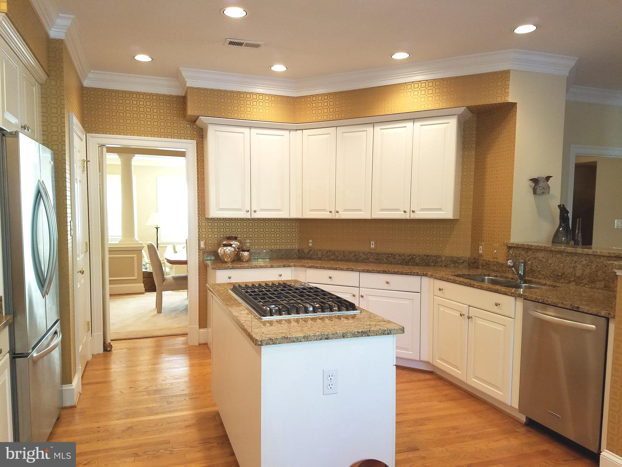 2003 MAYFAIR MCLEAN COURT