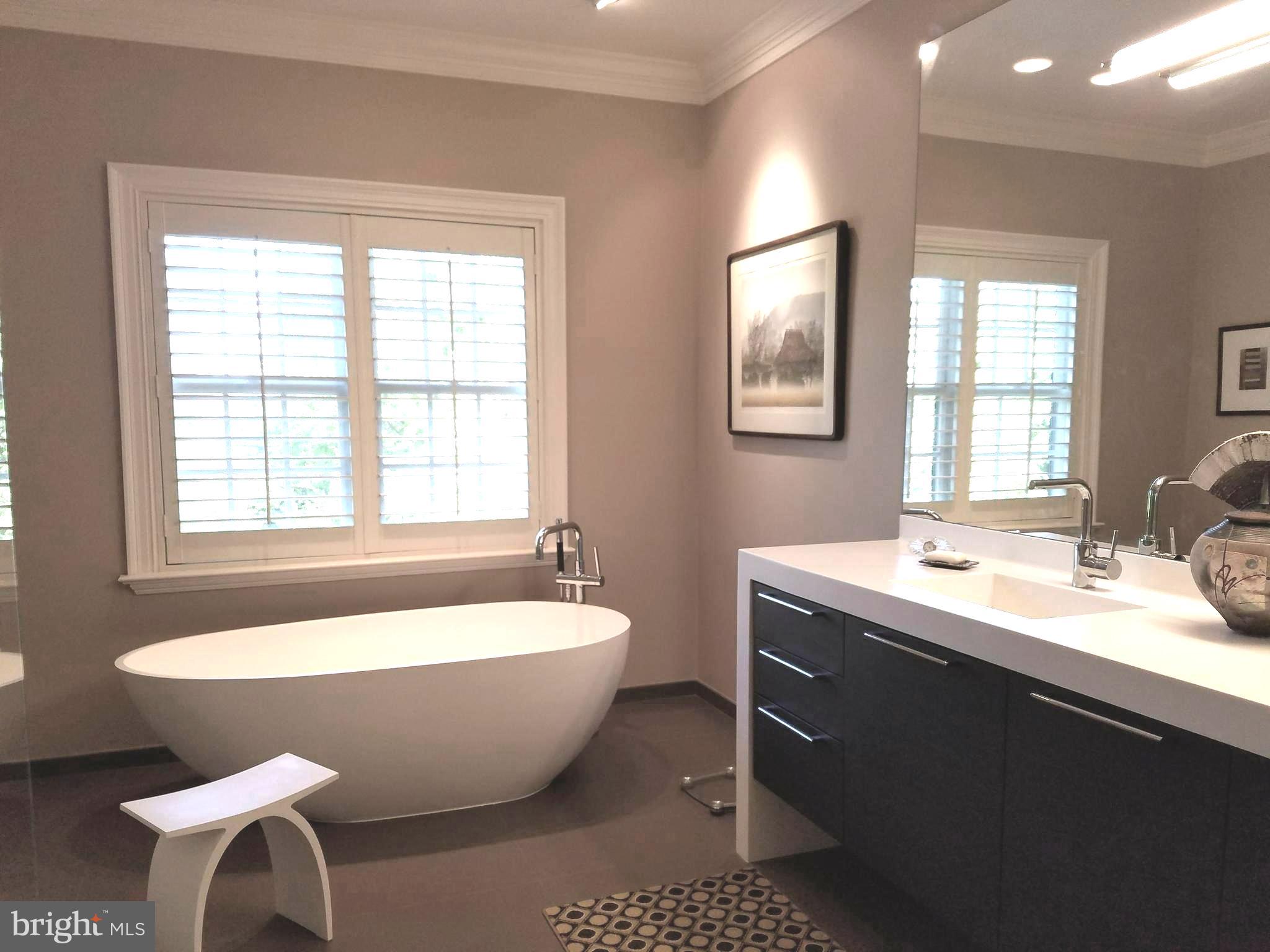 2003 MAYFAIR MCLEAN COURT