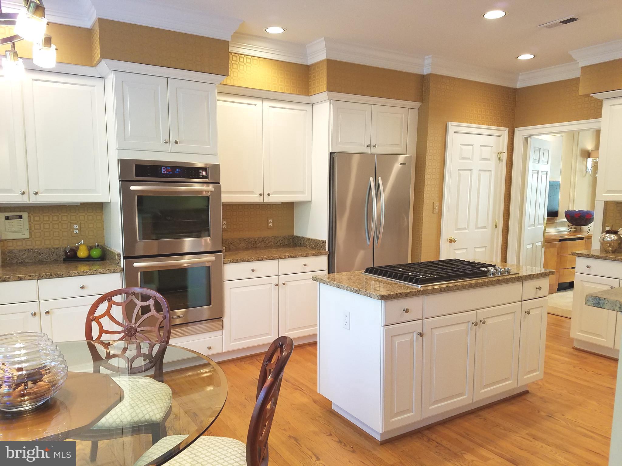 2003 MAYFAIR MCLEAN COURT