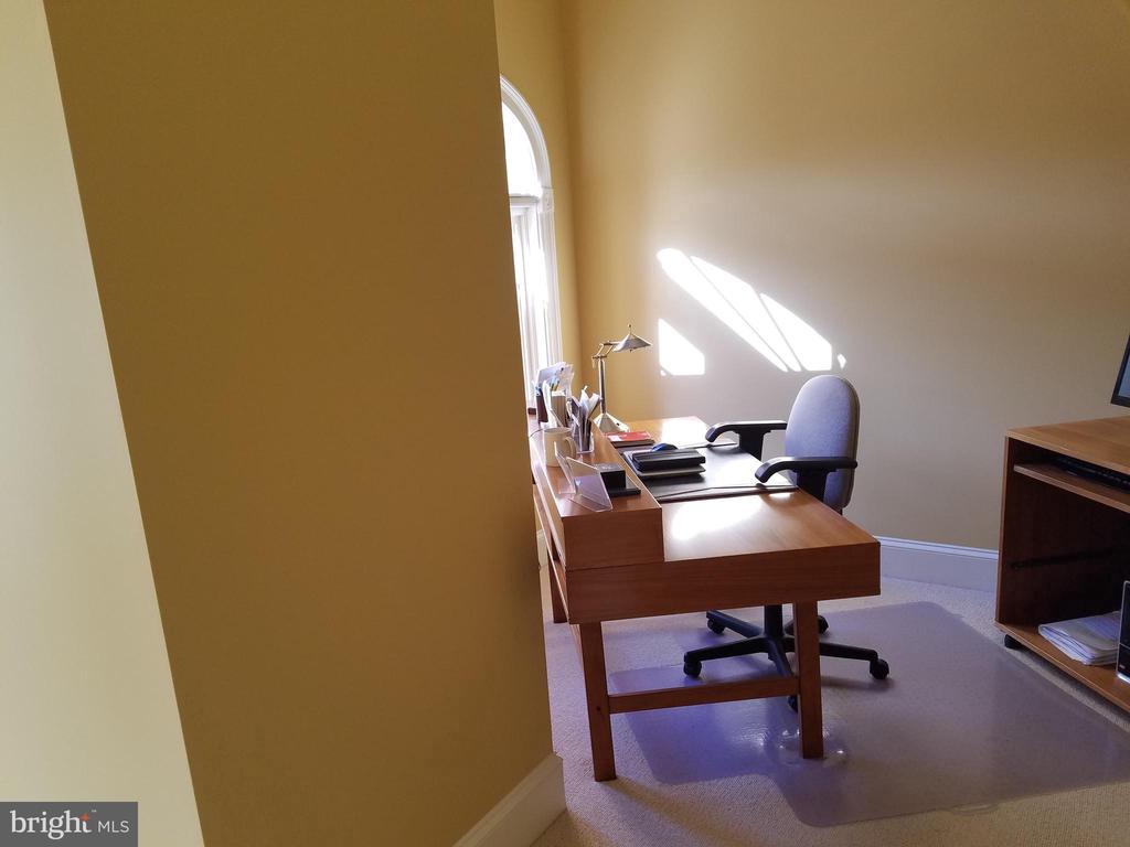 2003 MAYFAIR MCLEAN COURT