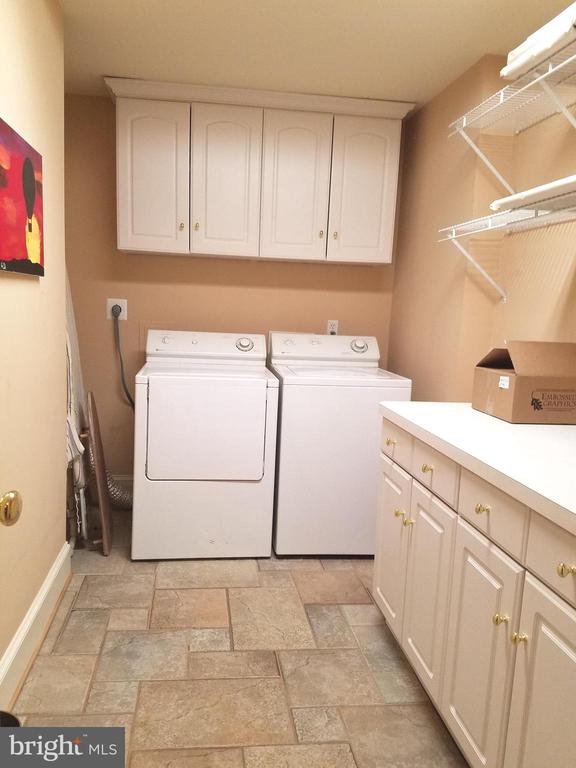 2003 MAYFAIR MCLEAN COURT