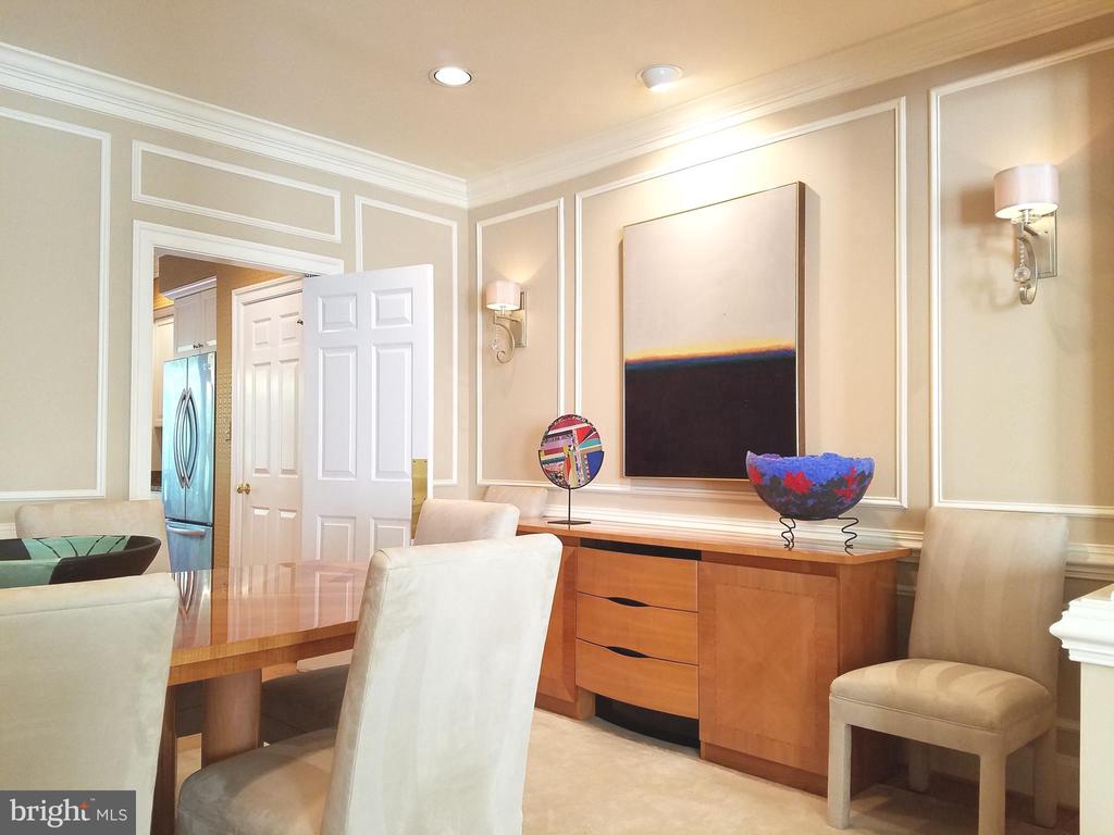 2003 MAYFAIR MCLEAN COURT