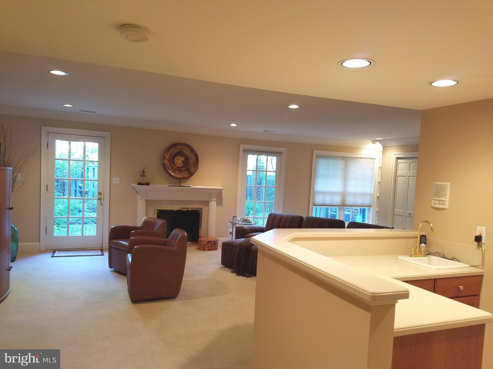 2003 MAYFAIR MCLEAN COURT