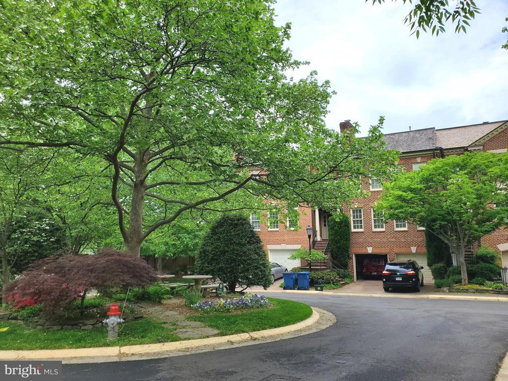 2003 MAYFAIR MCLEAN COURT