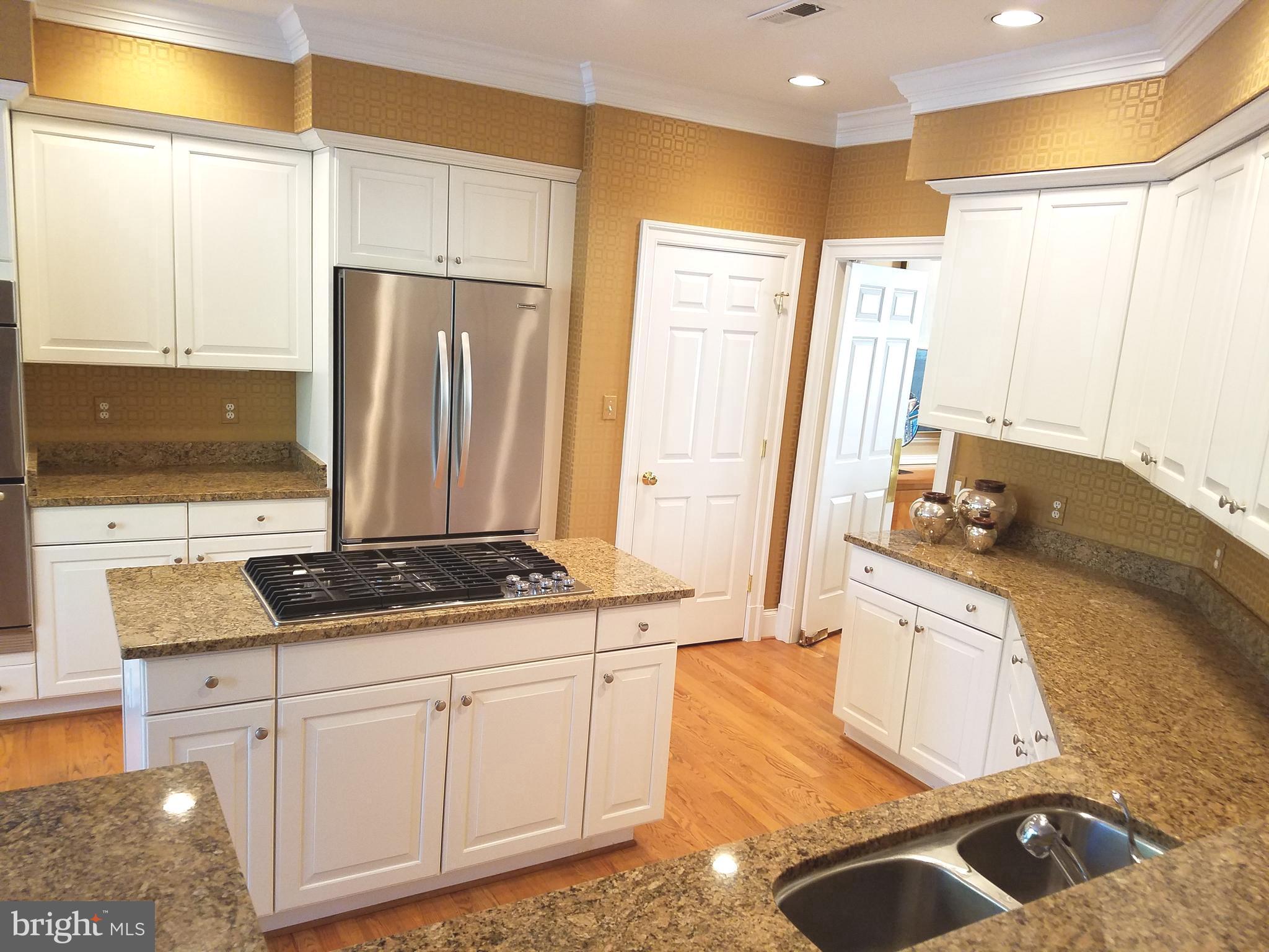 2003 MAYFAIR MCLEAN COURT