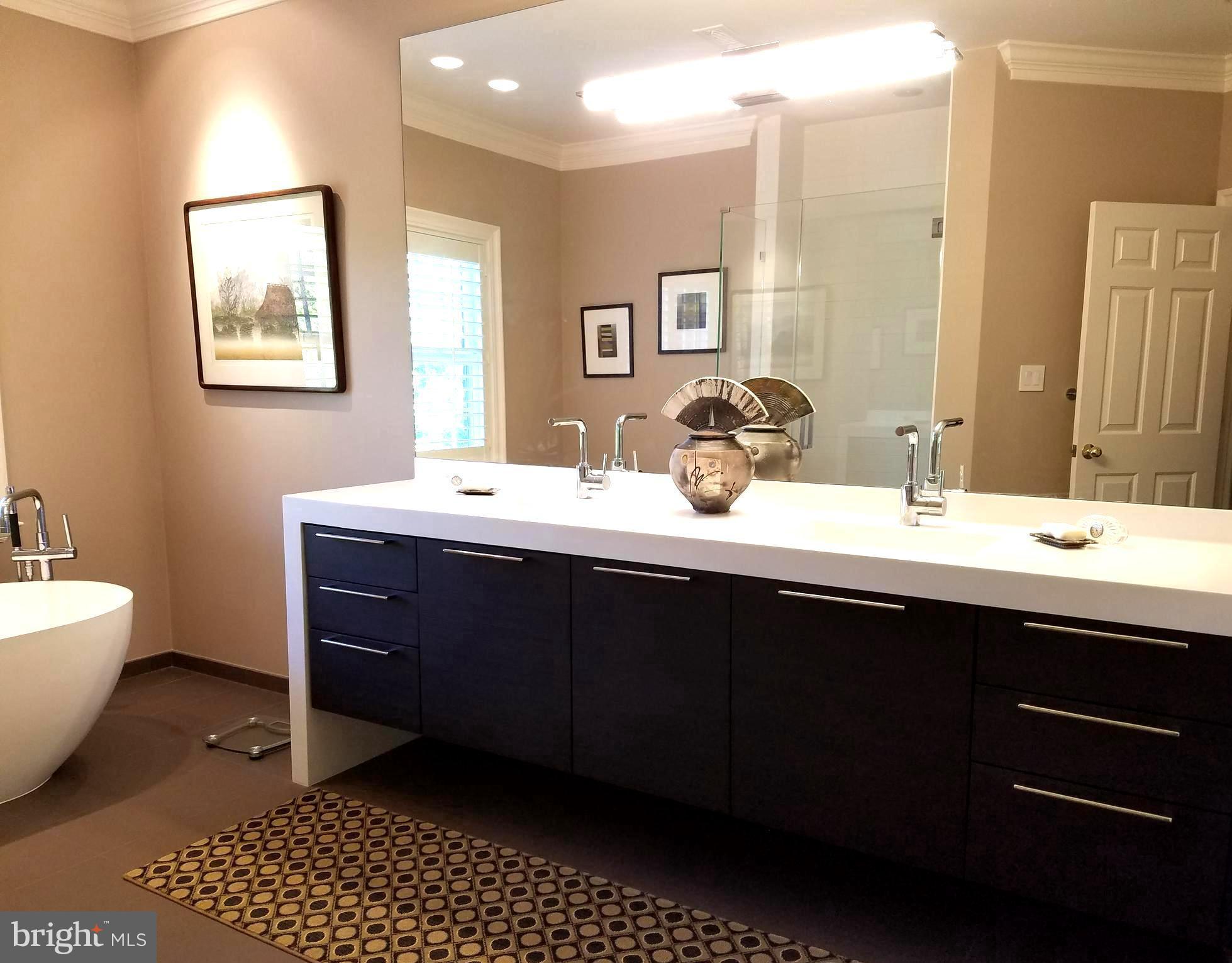 2003 MAYFAIR MCLEAN COURT