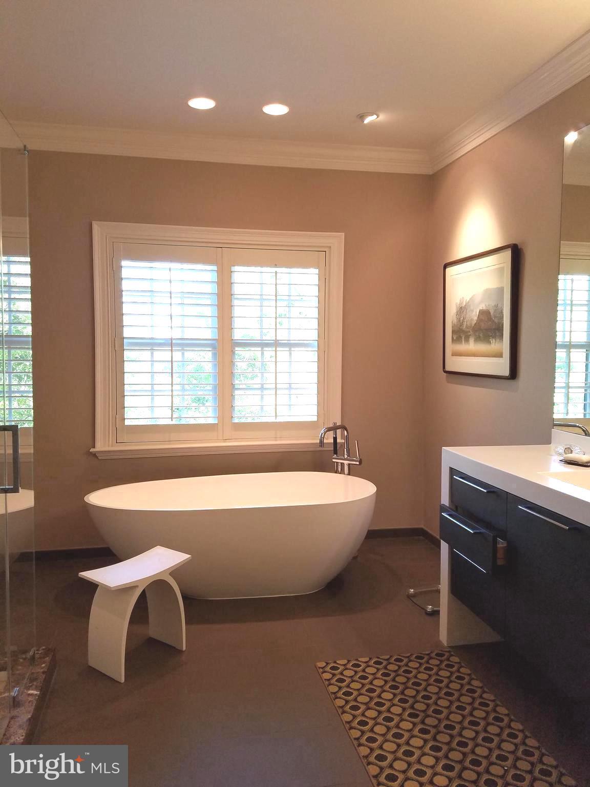 2003 MAYFAIR MCLEAN COURT