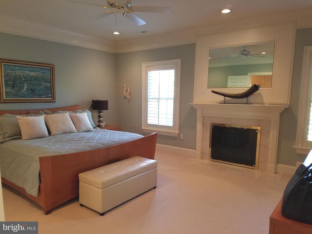 2003 MAYFAIR MCLEAN COURT