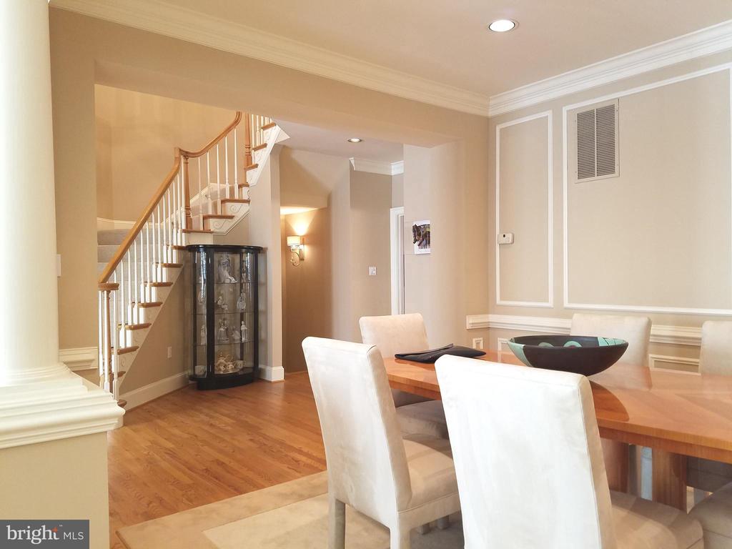 2003 MAYFAIR MCLEAN COURT