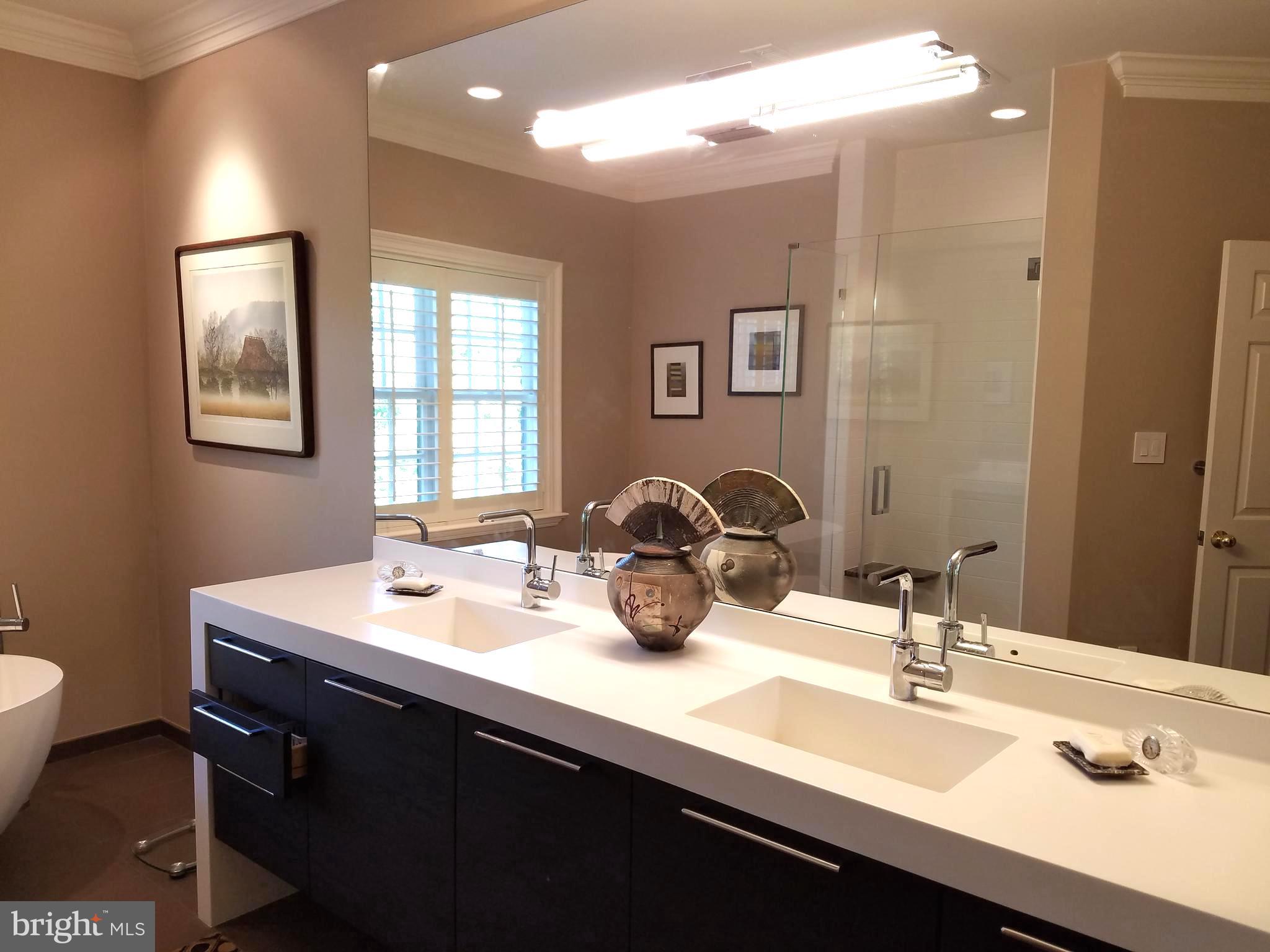 2003 MAYFAIR MCLEAN COURT