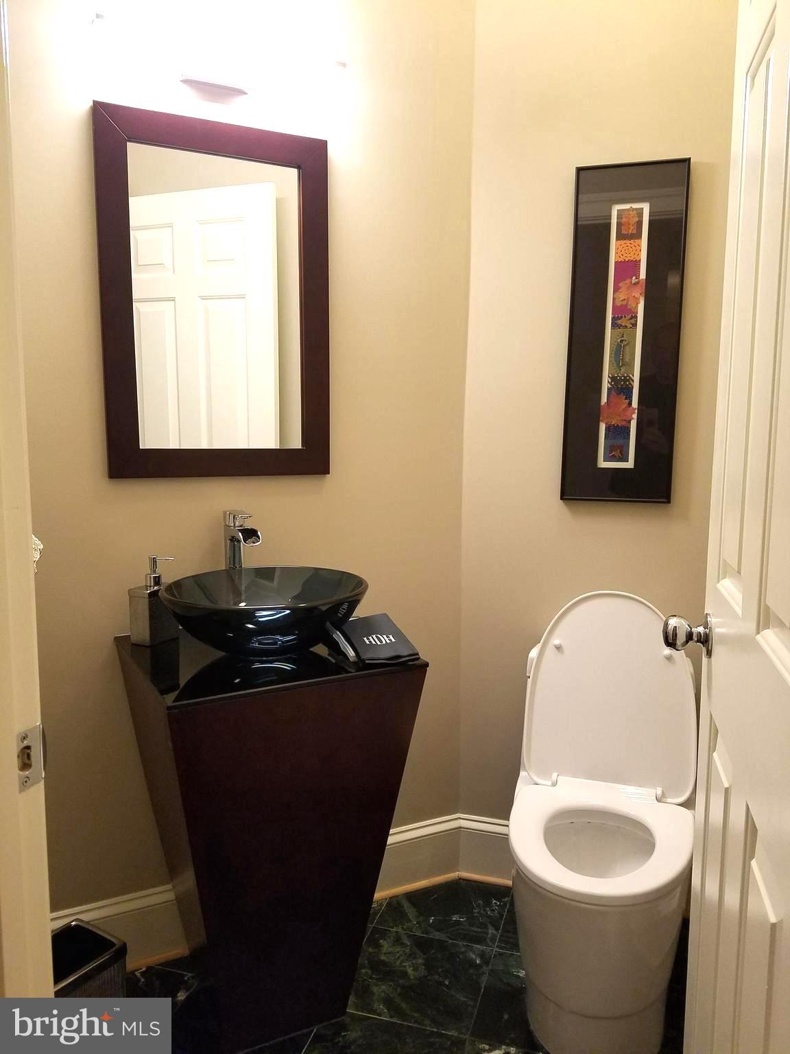 2003 MAYFAIR MCLEAN COURT