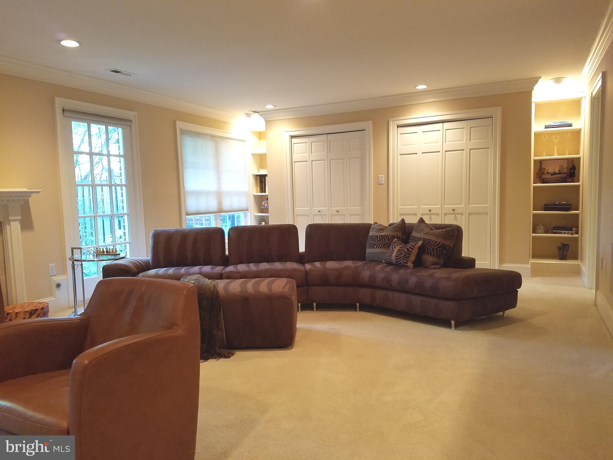 2003 MAYFAIR MCLEAN COURT