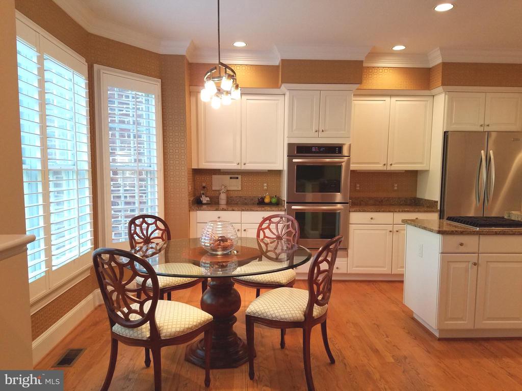 2003 MAYFAIR MCLEAN COURT