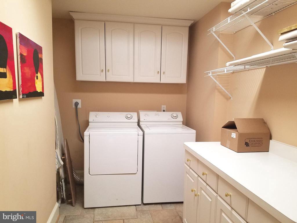 2003 MAYFAIR MCLEAN COURT