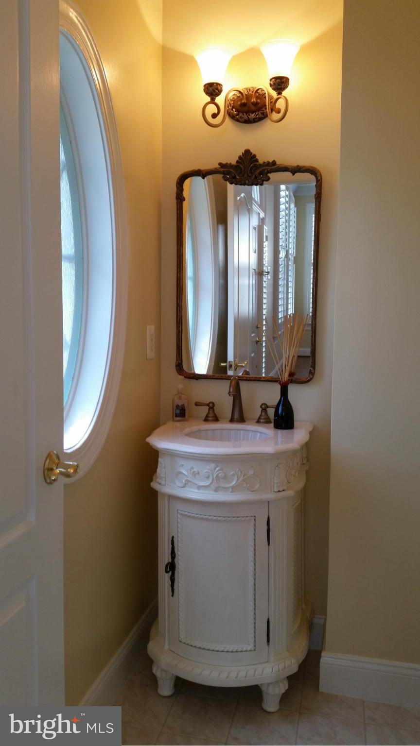 1632 COLONIAL HILLS DRIVE