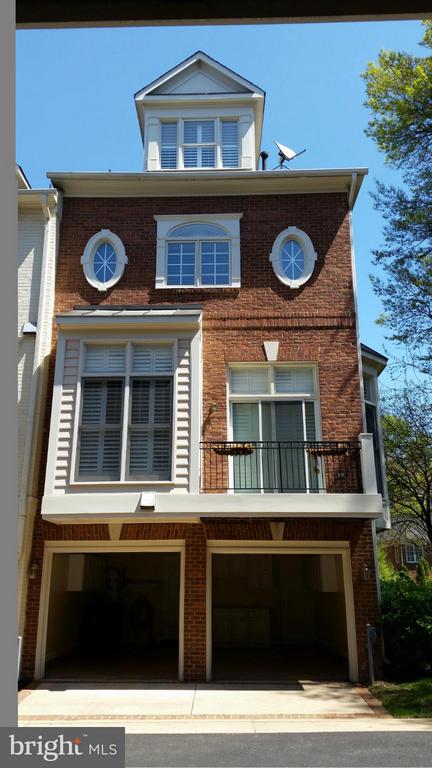 1632 COLONIAL HILLS DRIVE