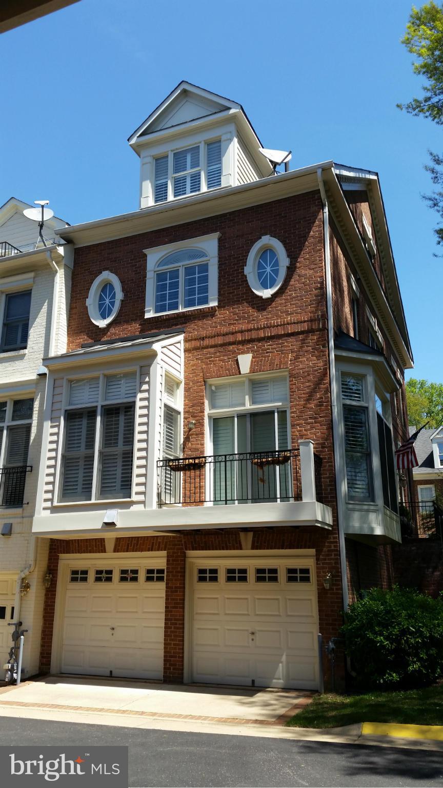 1632 COLONIAL HILLS DRIVE