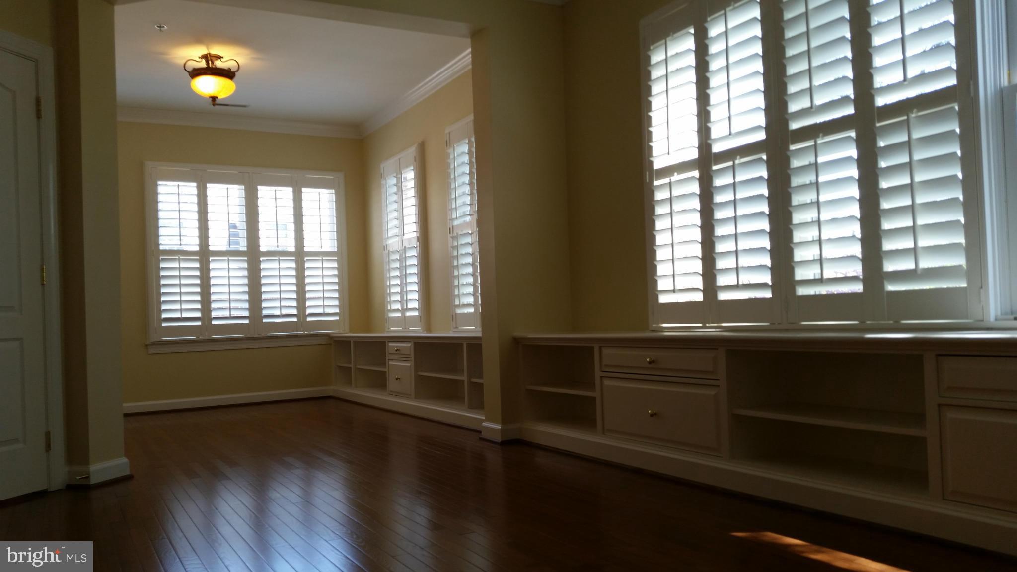 1632 COLONIAL HILLS DRIVE