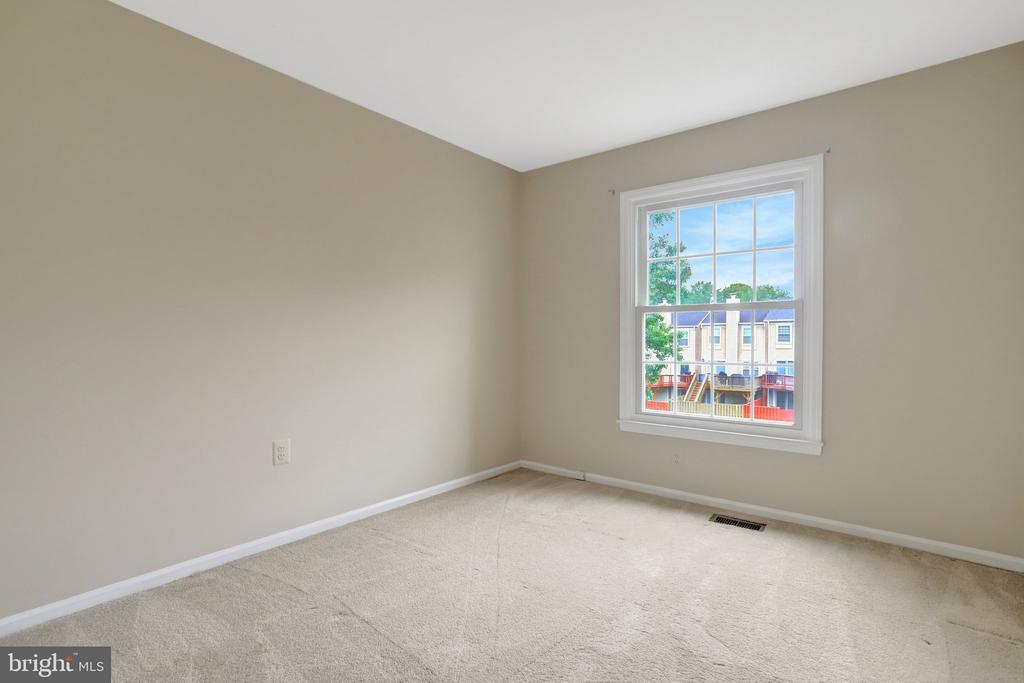 6519 KEMPER LAKES COURT