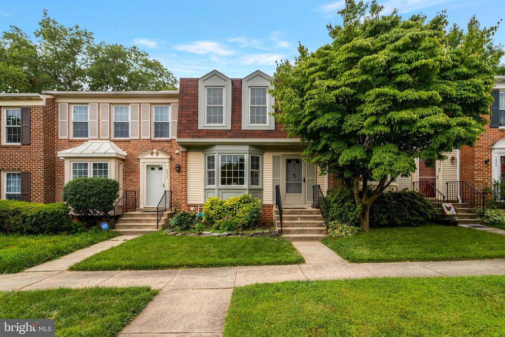 6519 KEMPER LAKES COURT