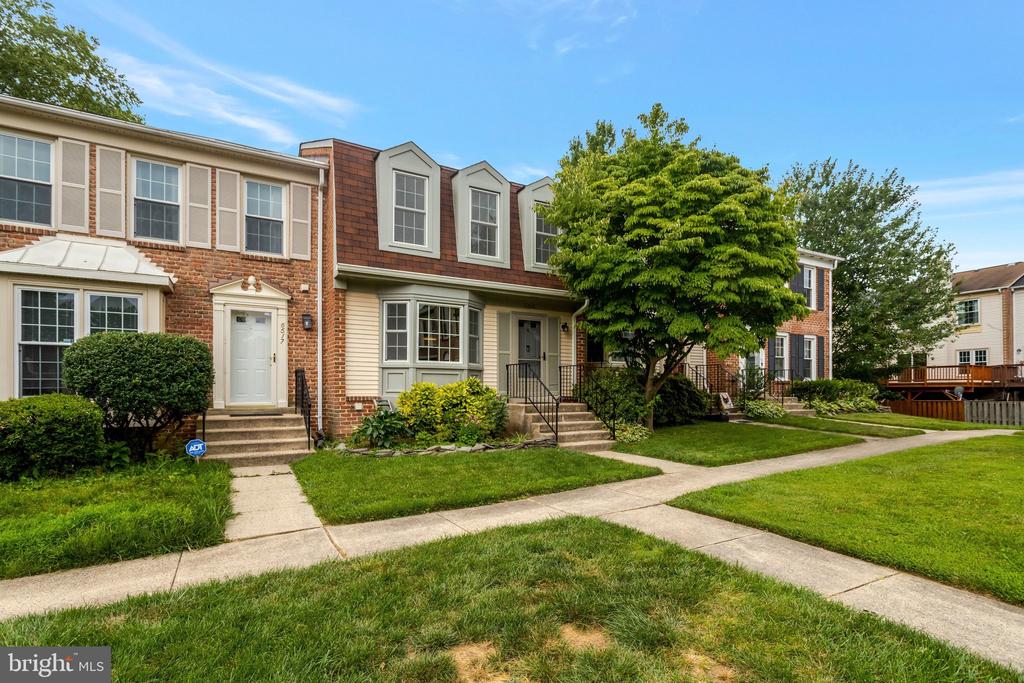 6519 KEMPER LAKES COURT