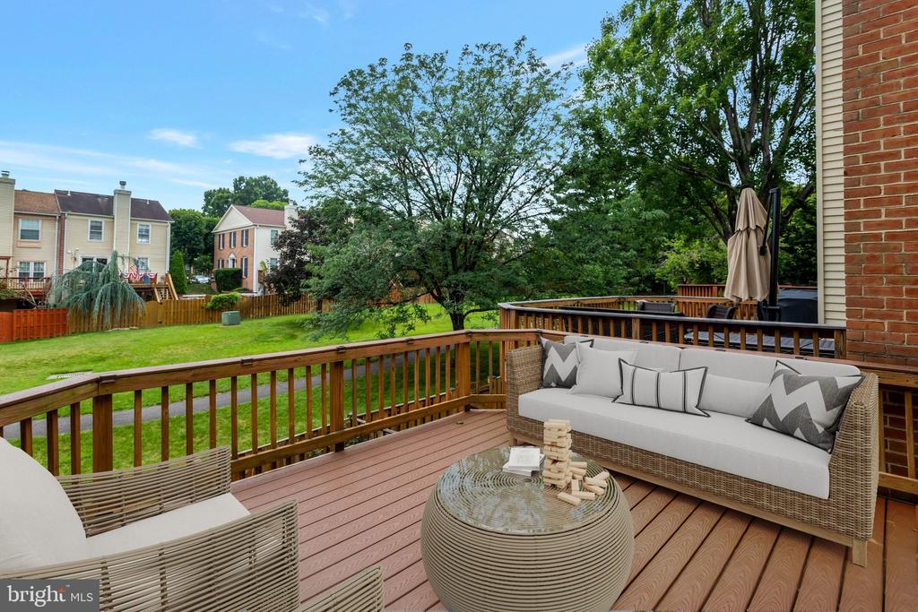 6519 KEMPER LAKES COURT