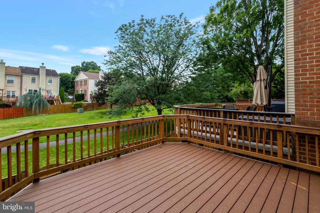 6519 KEMPER LAKES COURT