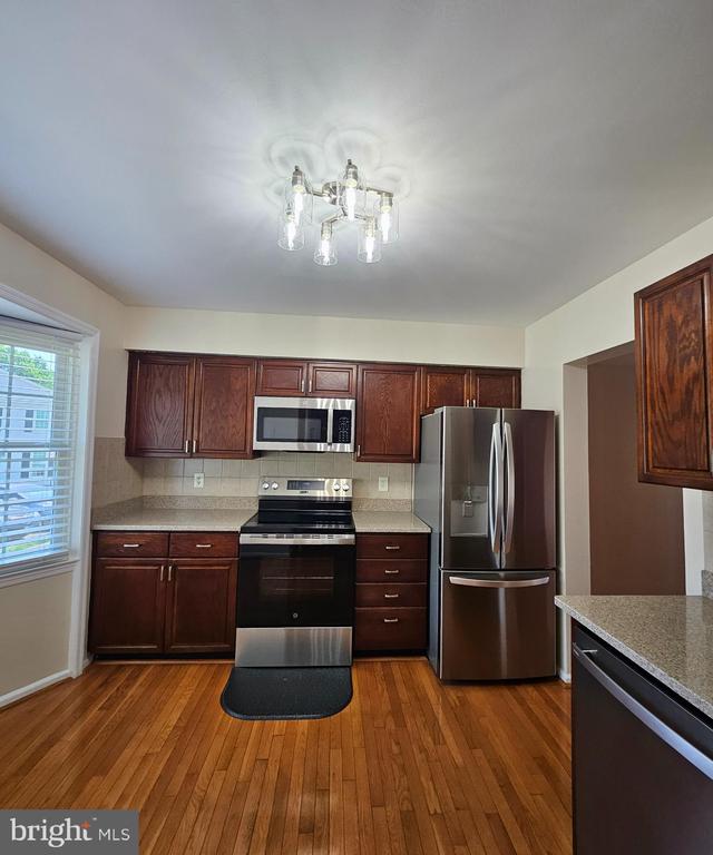 6519 KEMPER LAKES COURT