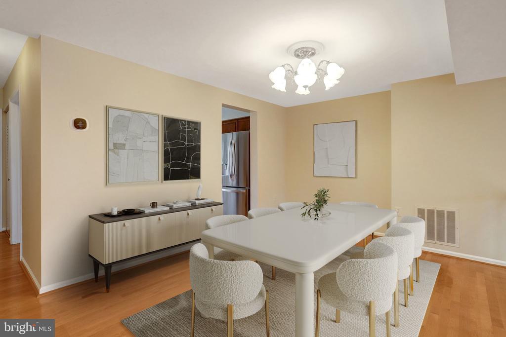 6519 KEMPER LAKES COURT