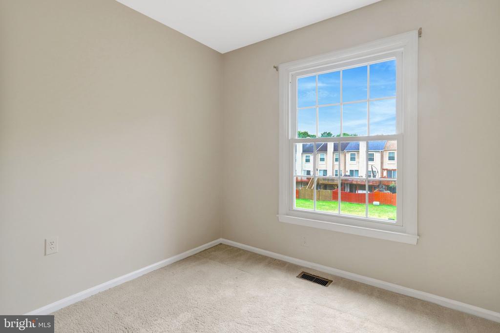 6519 KEMPER LAKES COURT