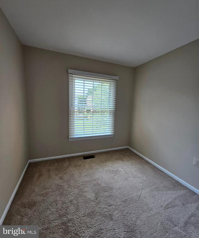 6519 KEMPER LAKES COURT