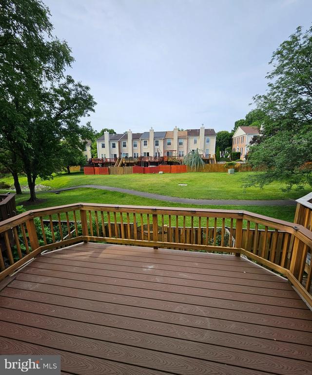 6519 KEMPER LAKES COURT