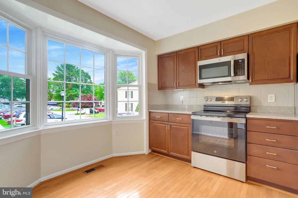 6519 KEMPER LAKES COURT