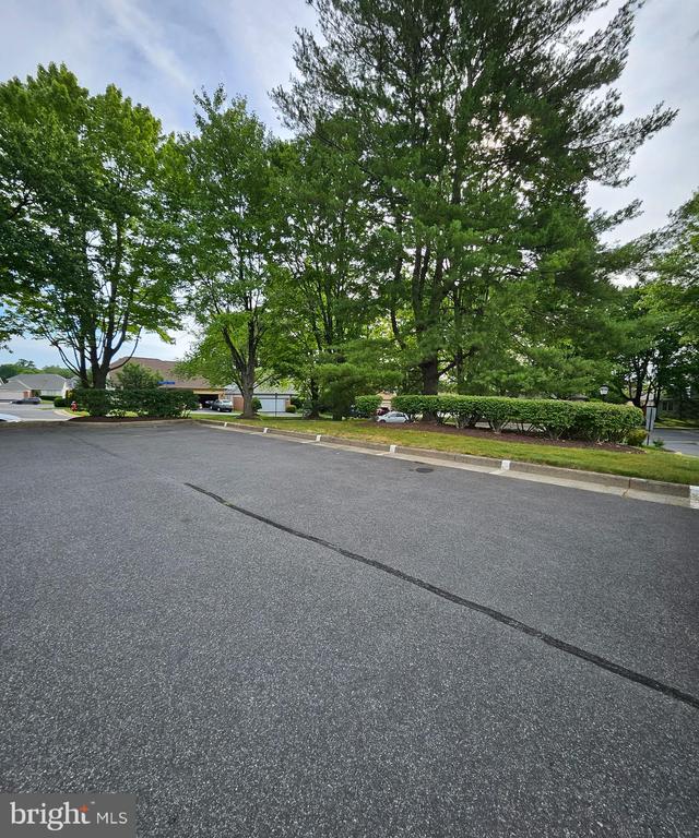 6519 KEMPER LAKES COURT