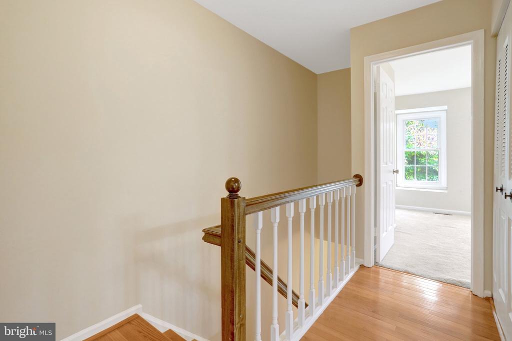 6519 KEMPER LAKES COURT