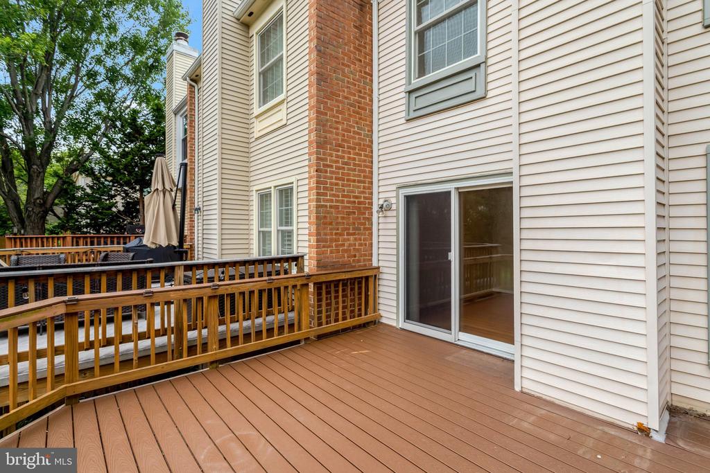 6519 KEMPER LAKES COURT