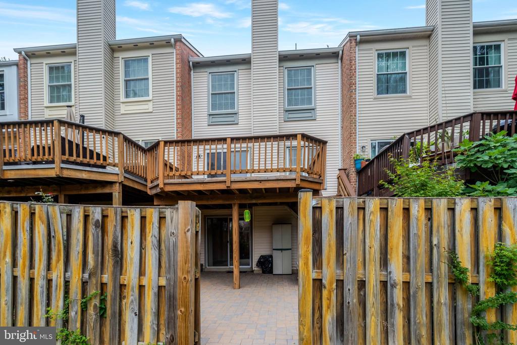 6519 KEMPER LAKES COURT